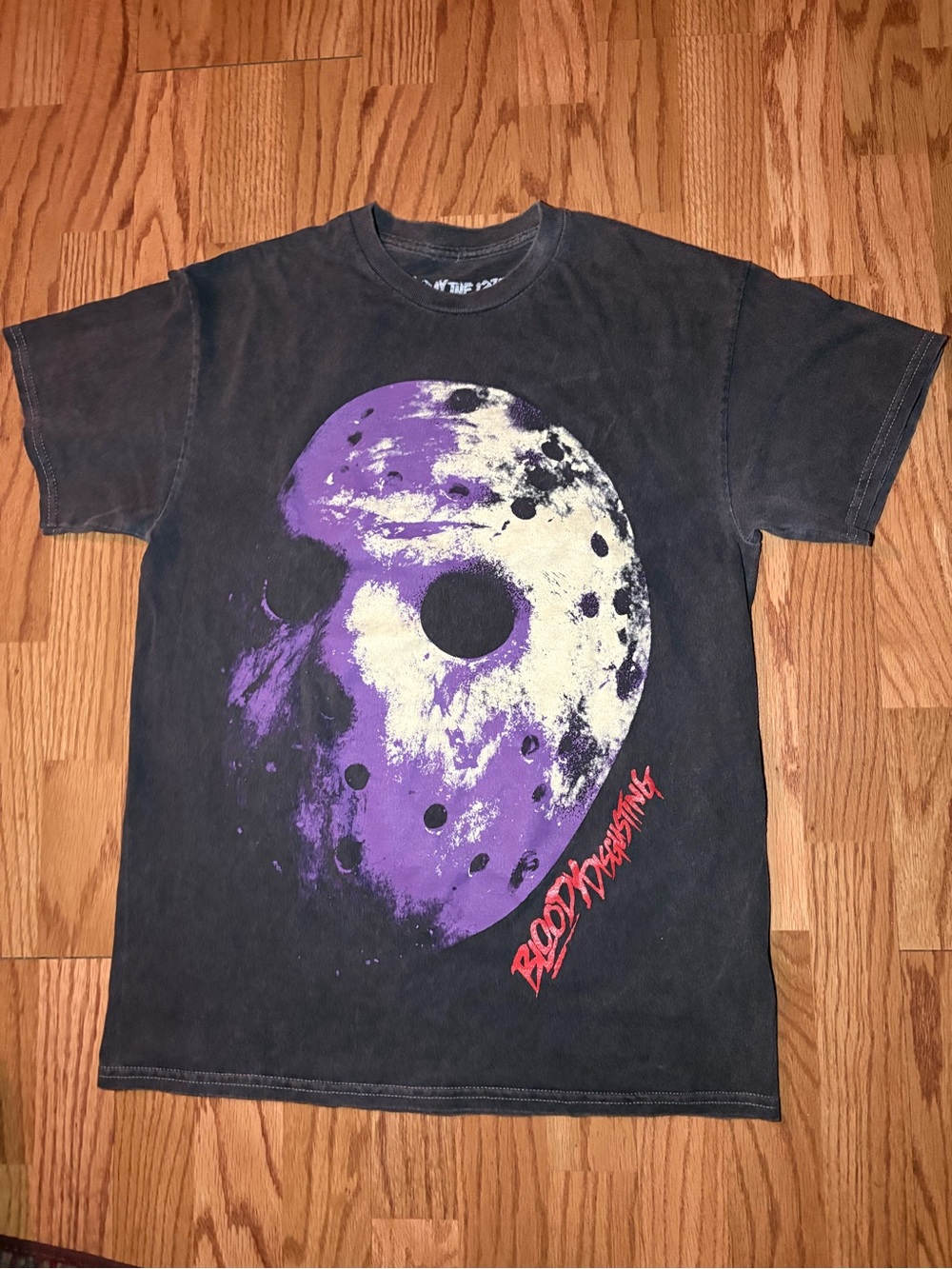 Graphic Skull Hockey Mask Tee in Black, Purple & Cream